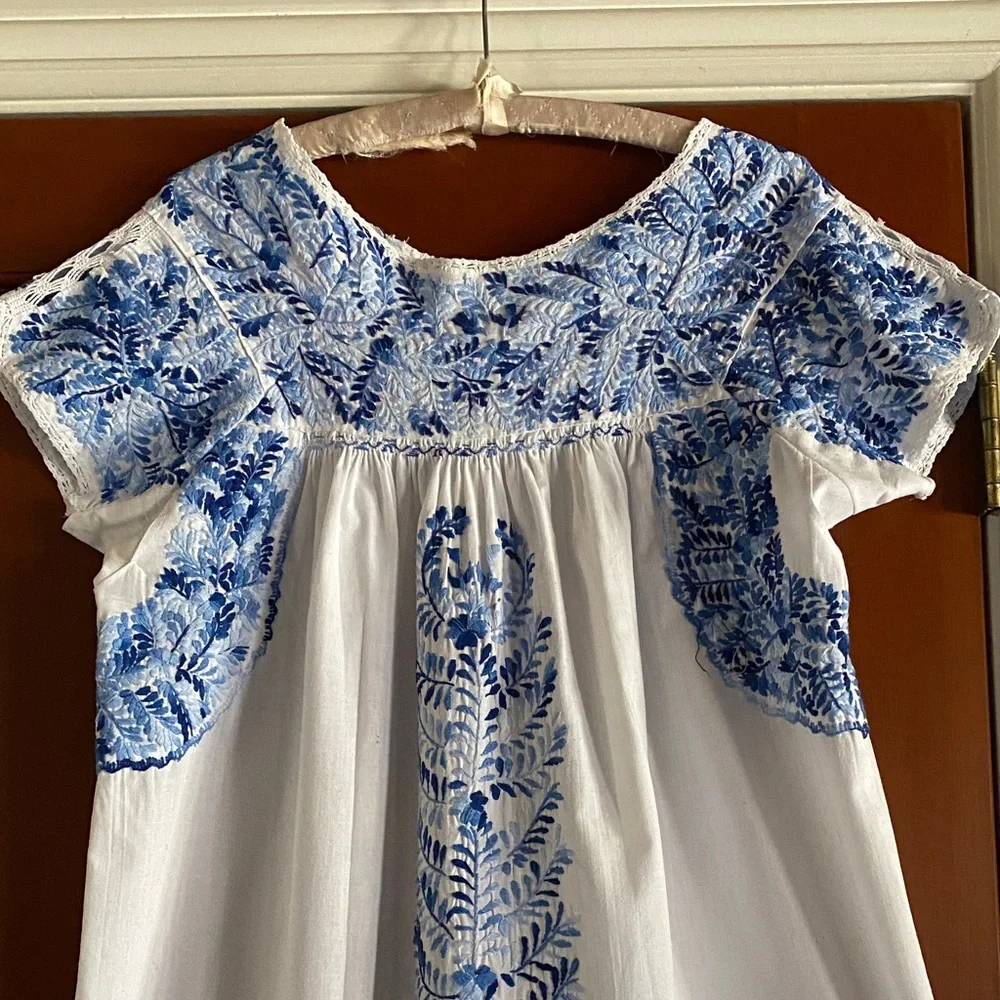 Vintage Mexican colonial cottonWhite and Blue Embroidered Dress - Picture 2 of 7